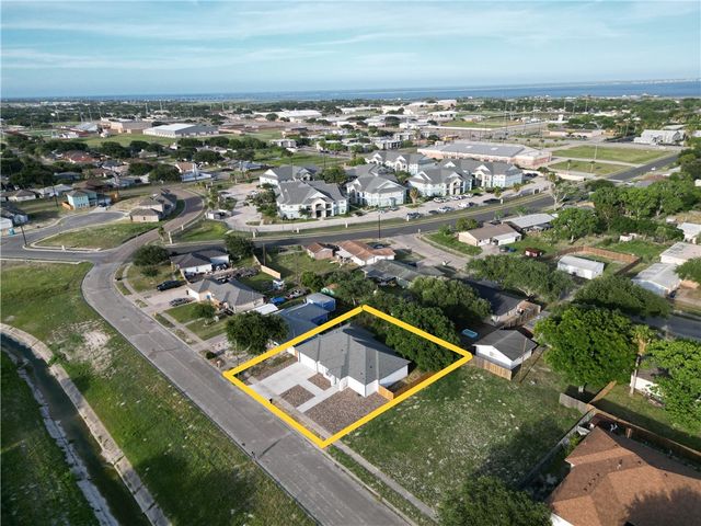 2814 HELD Dr, Corpus Christi, TX 78418