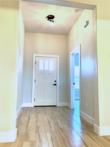 2814 HELD Dr, Corpus Christi, TX 78418