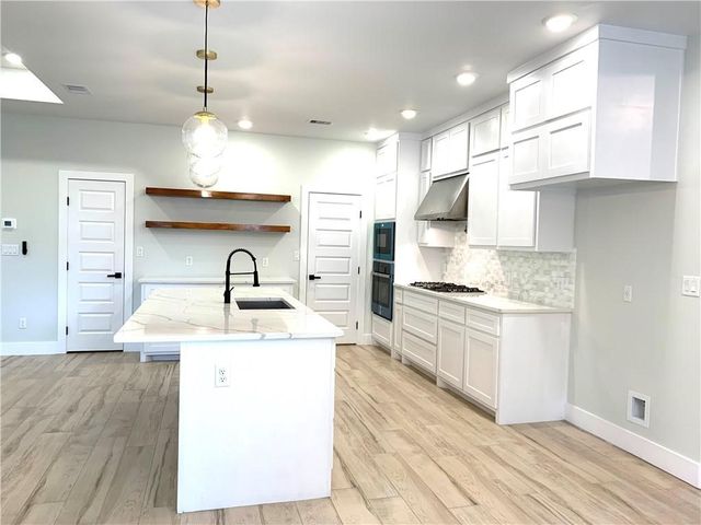 2814 HELD Dr, Corpus Christi, TX 78418