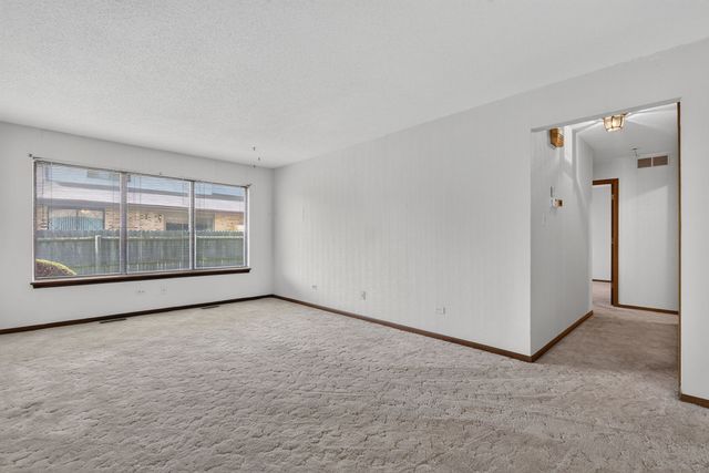 914 Shagbark Road 914, New Lenox, IL 60451