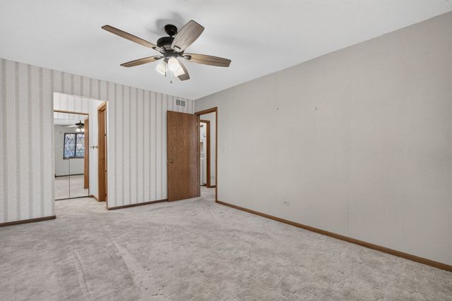 914 Shagbark Road 914, New Lenox, IL 60451