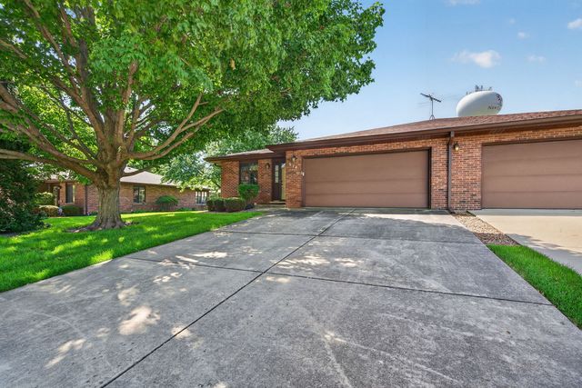 914 Shagbark Road 914, New Lenox, IL 60451