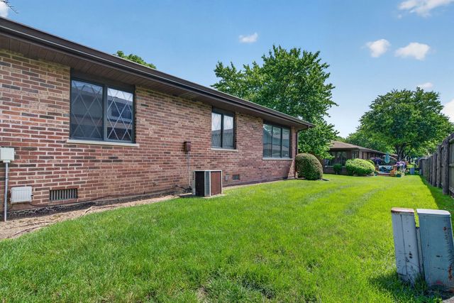 914 Shagbark Road 914, New Lenox, IL 60451