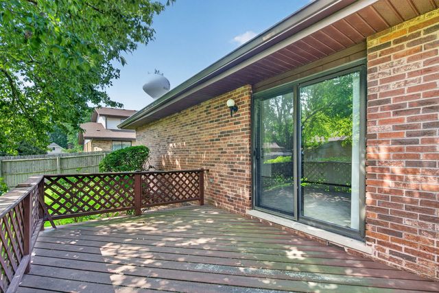 914 Shagbark Road 914, New Lenox, IL 60451
