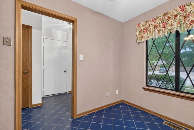 914 Shagbark Road 914, New Lenox, IL 60451