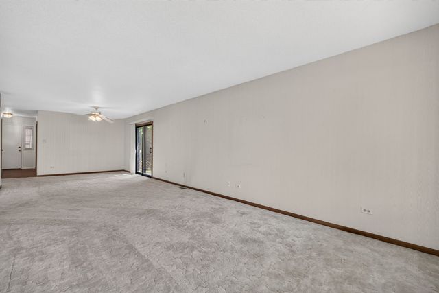 914 Shagbark Road 914, New Lenox, IL 60451