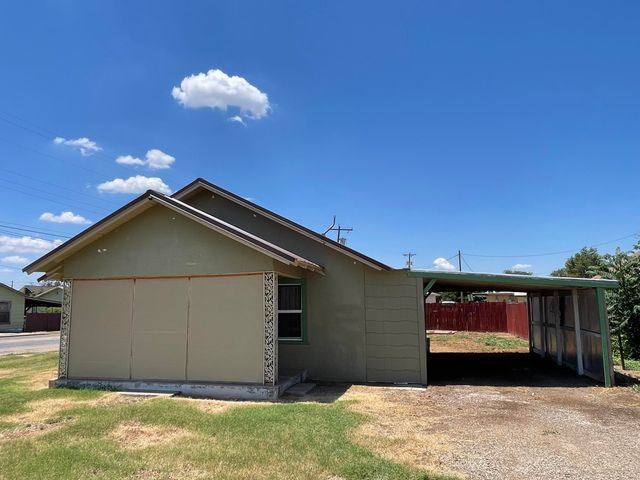 325 S 13th Street, Slaton, TX 79364