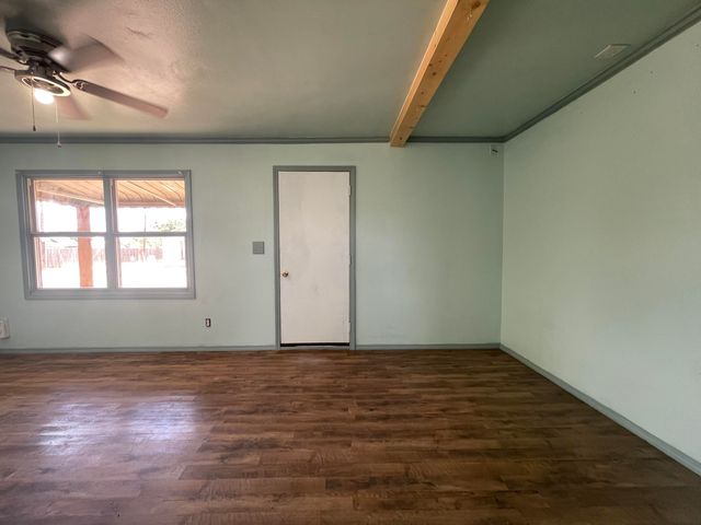 325 S 13th Street, Slaton, TX 79364