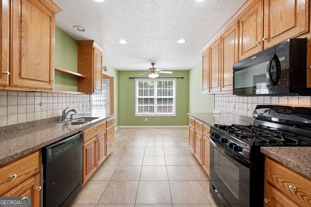 2343 Bluff Creek Overlook, Douglasville, GA 30135