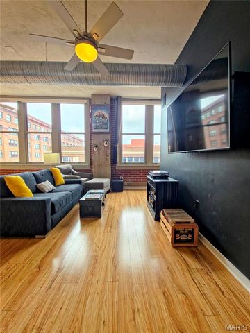 1627 Locust Street 402, St Louis, MO 63103