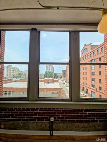1627 Locust Street 402, St Louis, MO 63103
