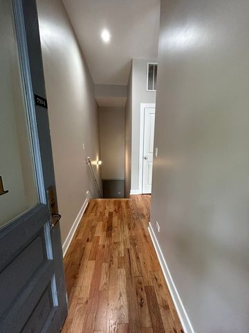 753 W Buckingham Place 1, Chicago, IL 60657