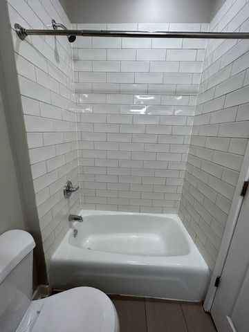 753 W Buckingham Place 1, Chicago, IL 60657