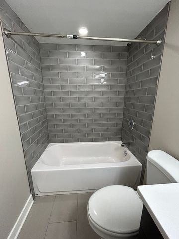 753 W Buckingham Place 1, Chicago, IL 60657