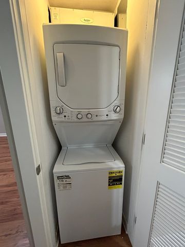 753 W Buckingham Place 1, Chicago, IL 60657