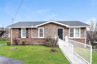 4150 Farmview Dr, Nashville, TN 37218