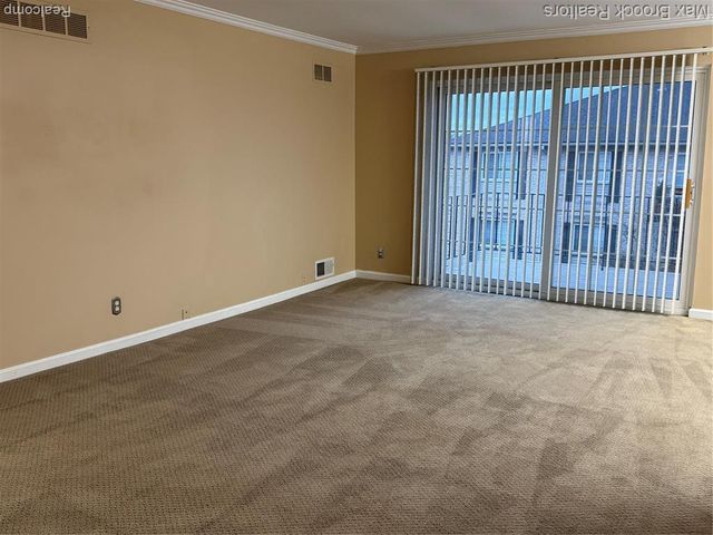 6109 Orchard Lake Road 203, West Bloomfield, MI 48322