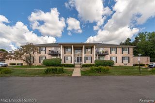 6109 Orchard Lake Road 203, West Bloomfield, MI 48322