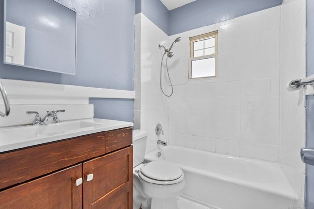1105 North Main Street 3, Waterbury, CT 06704