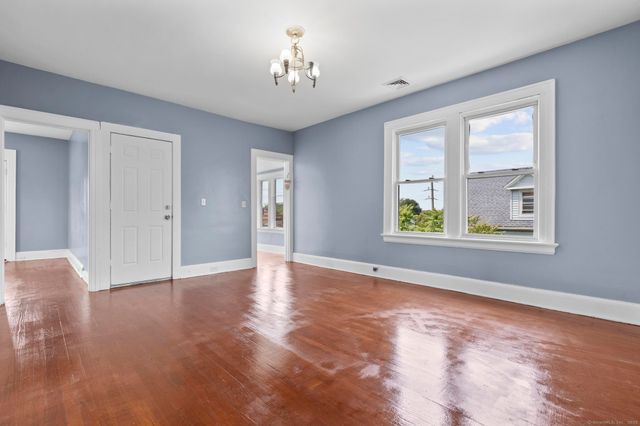 1105 North Main Street 3, Waterbury, CT 06704