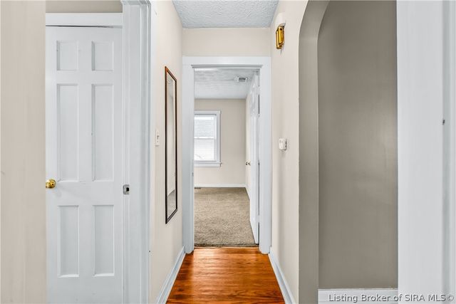 1327 E 8th Street, Jeffersonville, IN 47130