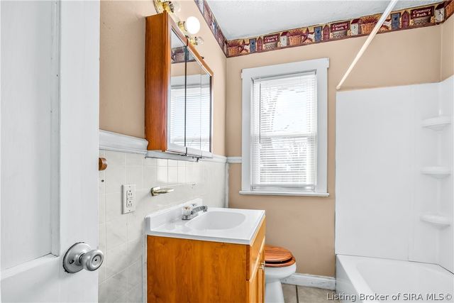 1327 E 8th Street, Jeffersonville, IN 47130