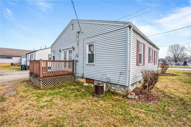 1327 E 8th Street, Jeffersonville, IN 47130