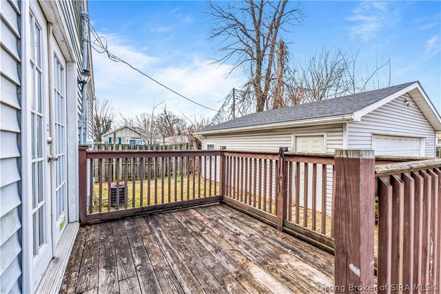 1327 E 8th Street, Jeffersonville, IN 47130