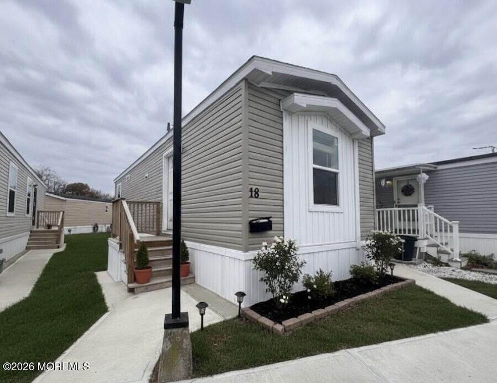 18 Avenue A, Hazlet, NJ 07734