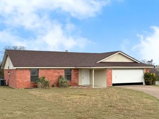614 Circle Creek Drive, Hewitt, TX 76643