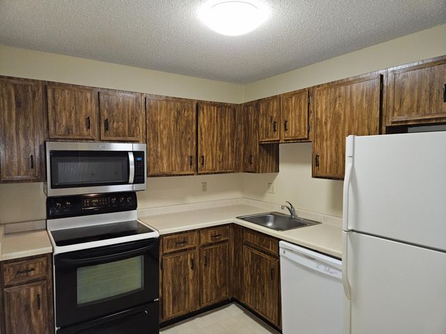 1855 Silver Bell Road 314, Eagan, MN 55122