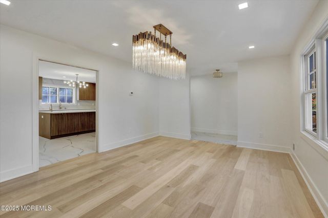 243 Woodcrest Road SUMMER, Oakhurst, NJ 07755