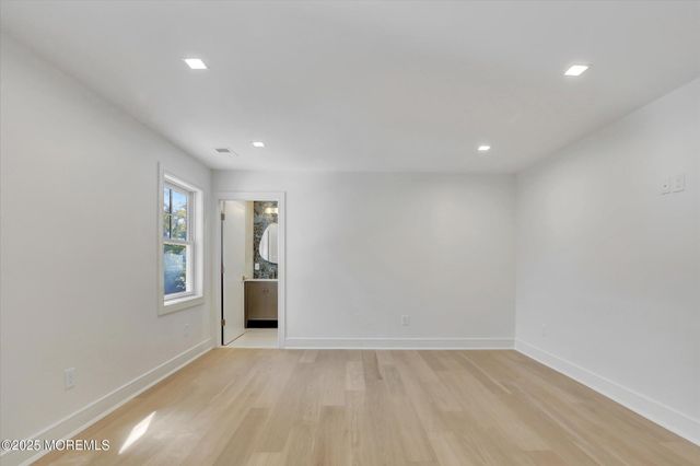 243 Woodcrest Road SUMMER, Oakhurst, NJ 07755