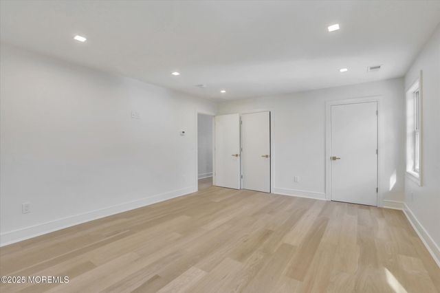243 Woodcrest Road SUMMER, Oakhurst, NJ 07755