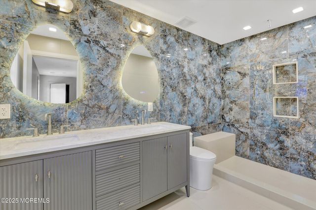 243 Woodcrest Road SUMMER, Oakhurst, NJ 07755