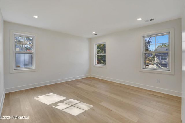 243 Woodcrest Road SUMMER, Oakhurst, NJ 07755
