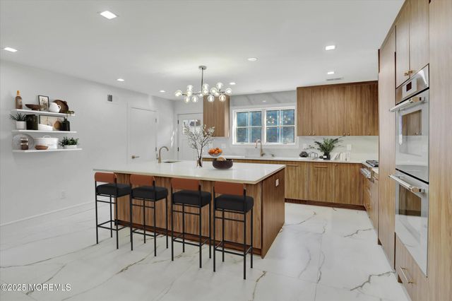 243 Woodcrest Road SUMMER, Oakhurst, NJ 07755