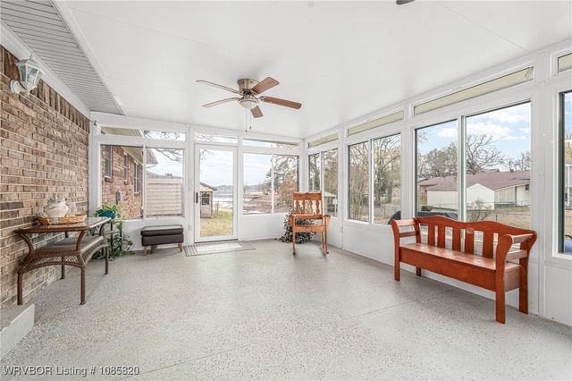 8436 Sebastian Lake Drive, Hackett, AR 72937