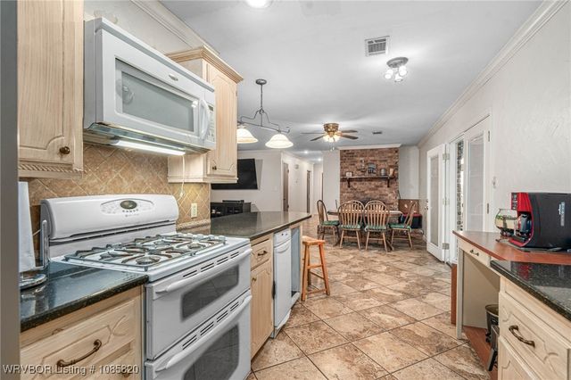 8436 Sebastian Lake Drive, Hackett, AR 72937