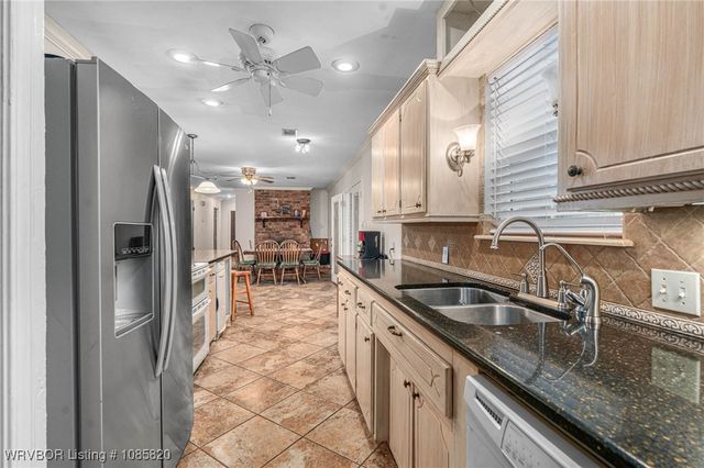 8436 Sebastian Lake Drive, Hackett, AR 72937