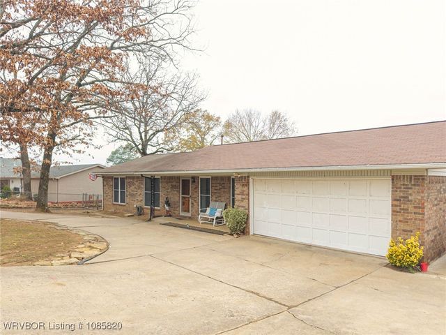 8436 Sebastian Lake Drive, Hackett, AR 72937