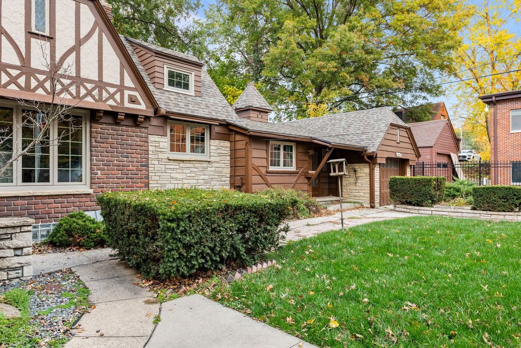 615 Shawnee Avenue, Des Moines, IA 50313