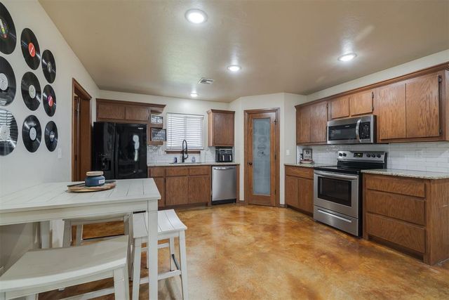 1581 Laura Meadows Drive, Blanchard, OK 73010