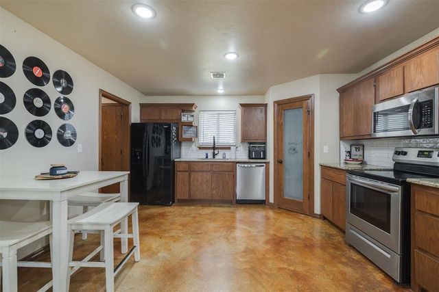 1581 Laura Meadows Drive, Blanchard, OK 73010