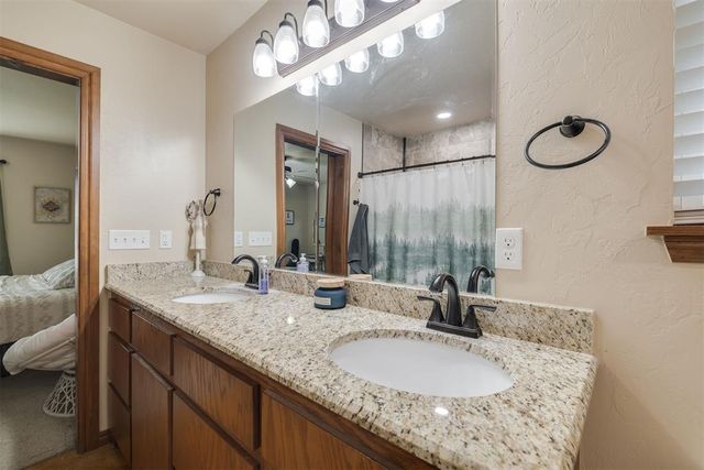 1581 Laura Meadows Drive, Blanchard, OK 73010