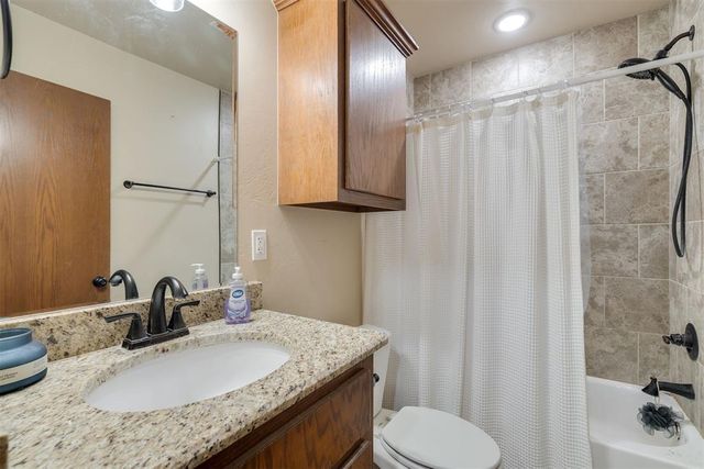 1581 Laura Meadows Drive, Blanchard, OK 73010