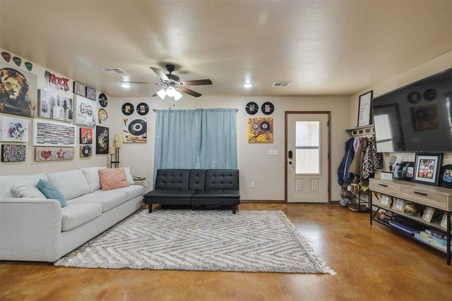 1581 Laura Meadows Drive, Blanchard, OK 73010