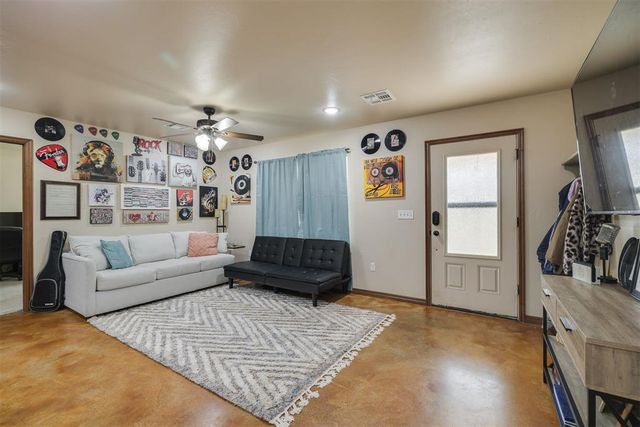 1581 Laura Meadows Drive, Blanchard, OK 73010