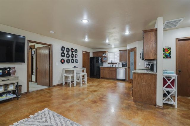 1581 Laura Meadows Drive, Blanchard, OK 73010