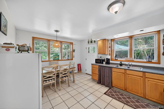 84 Highview Terrace, Bloomingburg, NY 12790